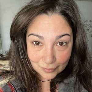 Meet your Posher, Derya